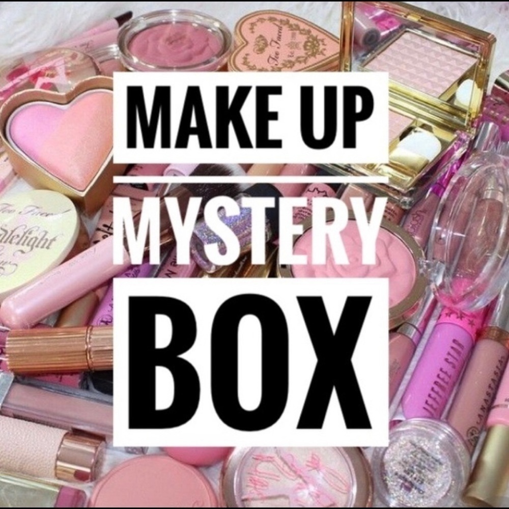 MAKEUP Mystery Box